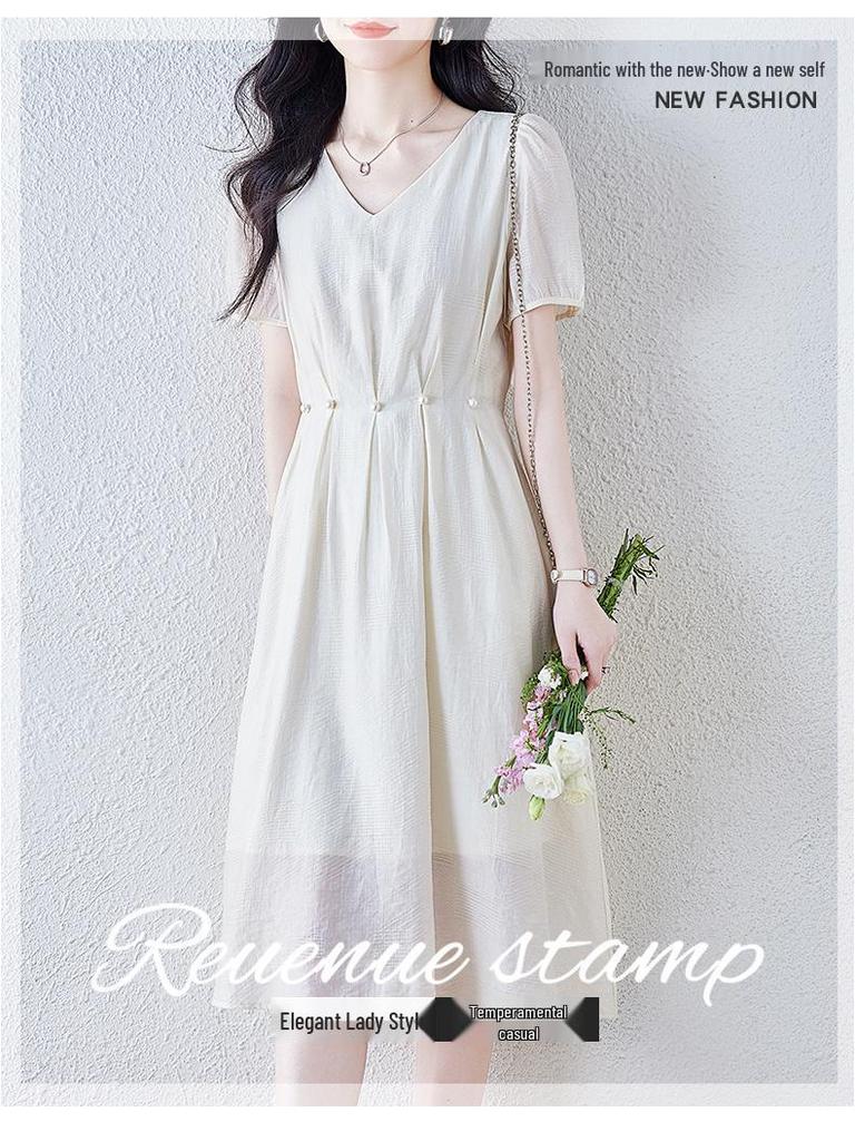 Elegant French-Style Summer Dress: Cinched Waist, Age-Defying Design