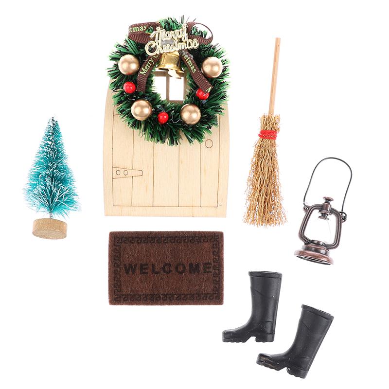 1 Kit Dollhouse Accessories Mini House Atrium Tree Wreath Broom Carpet Bucket DIY Xmas Atmosphere Dooryard Scene Ornaments