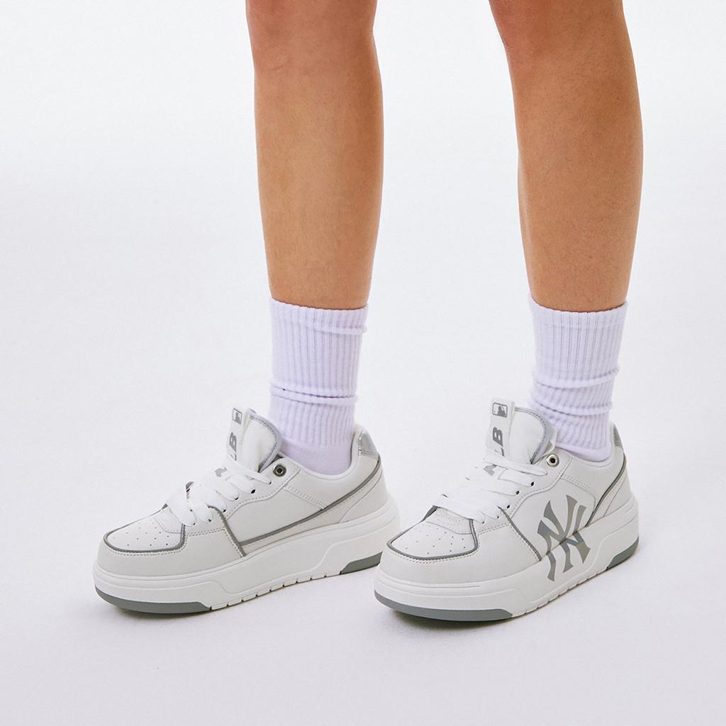 Nye MLB Chunky Liner 24SS New York Yankees Lav Topp Skatesko Unisex Sølv 3ASXCLB3N-50SIS