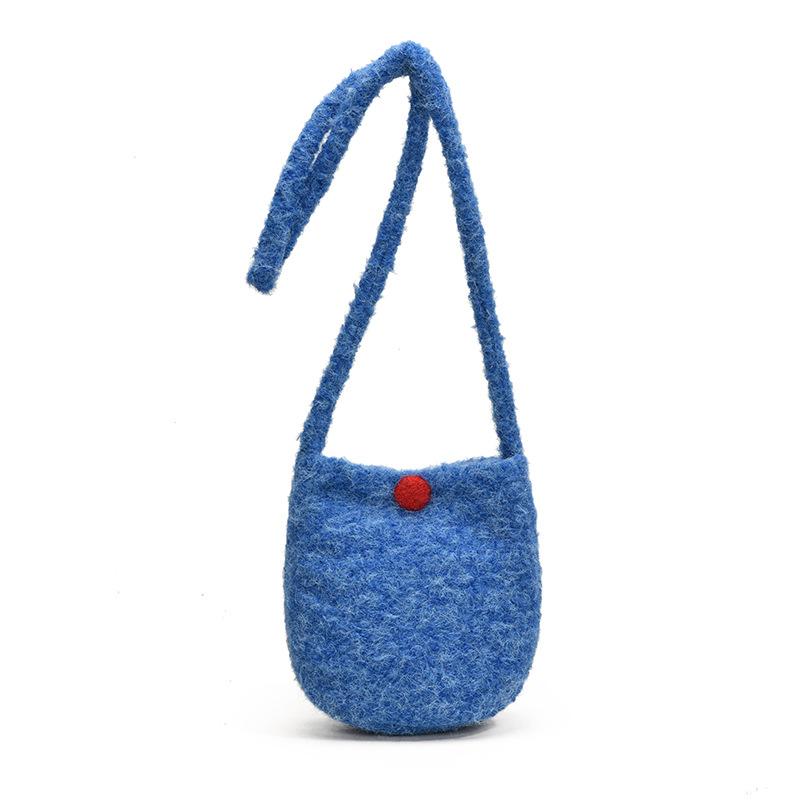 

Зимняя плюшевая сумка женская 2025 новая универсальная на плечо кроссбоди сумка-ведро большой вместимости из шерсти синий