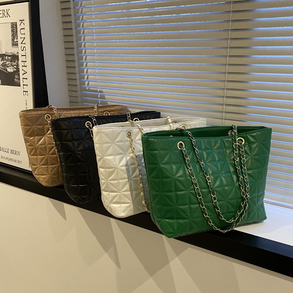 Versatile Foreign Style Chain Rhombus Indentation Tote Bag Women's Large-capacity Popular Trend Personalized Student Shoulder Bag
