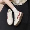 Kleine weiße Schuhe Damen 2025 neu Frühling und Herbst dicksohlige vielseitige explosive Schuhe Mode Temperament Damenschuhe weichsohlige Sport-Board