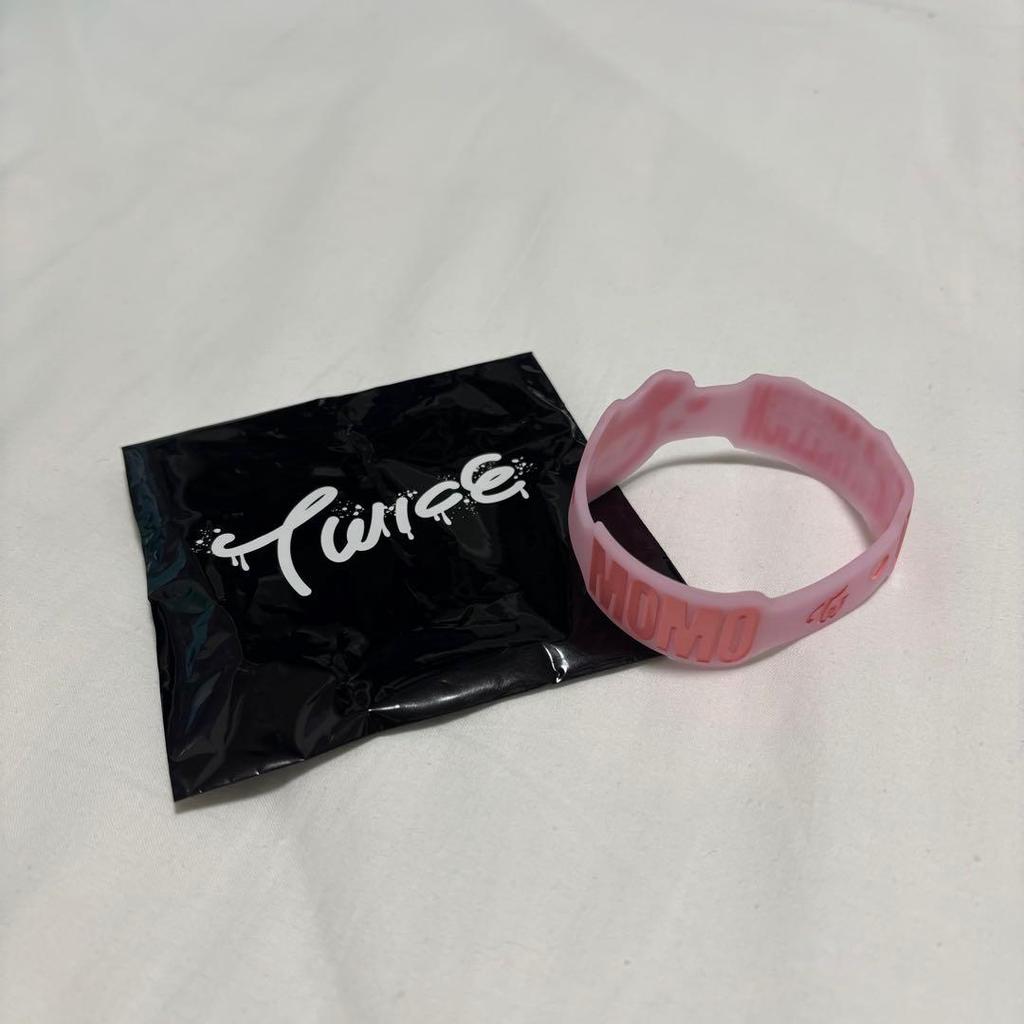 [USED] TWICE Momo Random Rubber Band