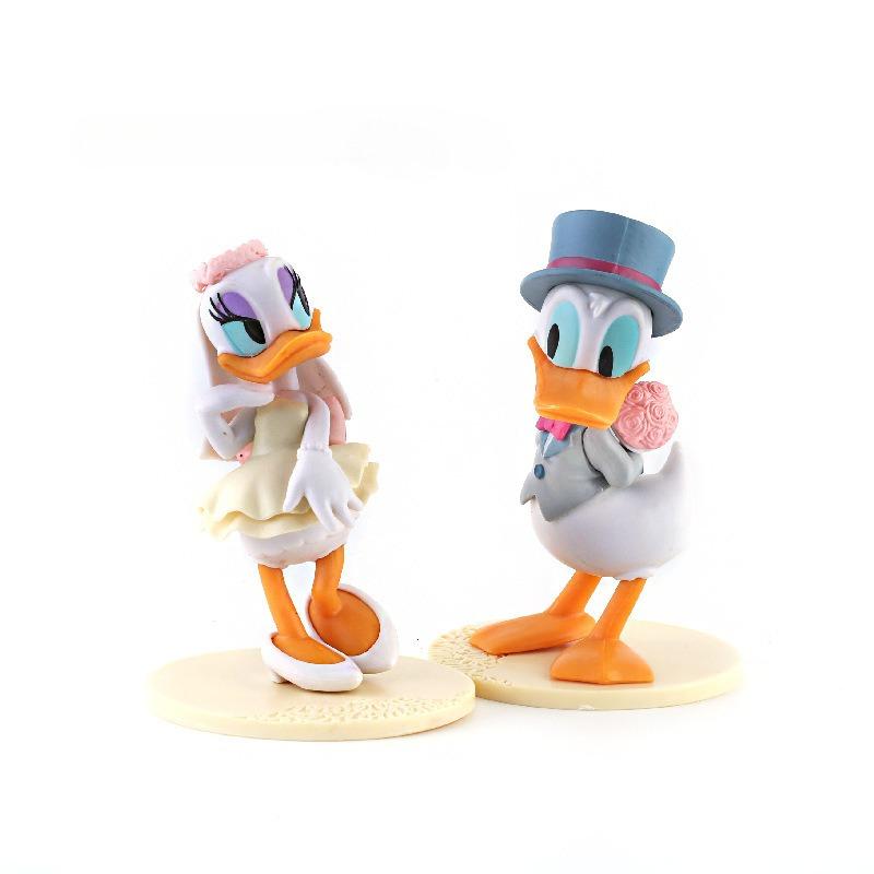 

2pcs Disney Donald Duck Wedding Dress Design Handmade Exquisite Daisy Duck Doll Toy Disney Fan Wedding Cake Decoration Gift Collection Model 2pcs