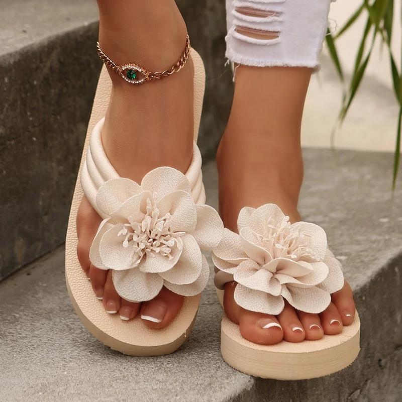 Fashion Fashion Flower Decor Flat Flip Flops for Women 2025 Summer Lightweight Non Slip Sandals Woman Comfort Clip Toe Beach Slippers
