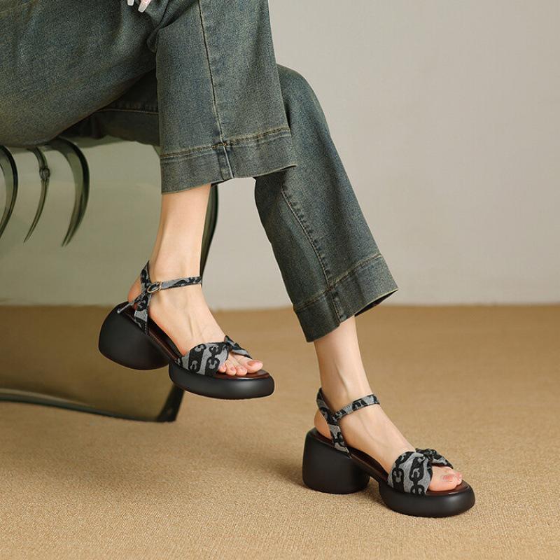 

Summer women s beach sandals casual solid color comfortable non-slip size new round head medium heel platform sandals women 39 чёрный