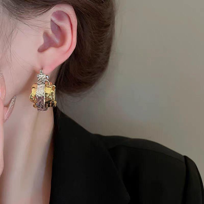 European and American double-layer pleated circle earrings, versatile atmospheric two-color earrings, earrings, earrings.