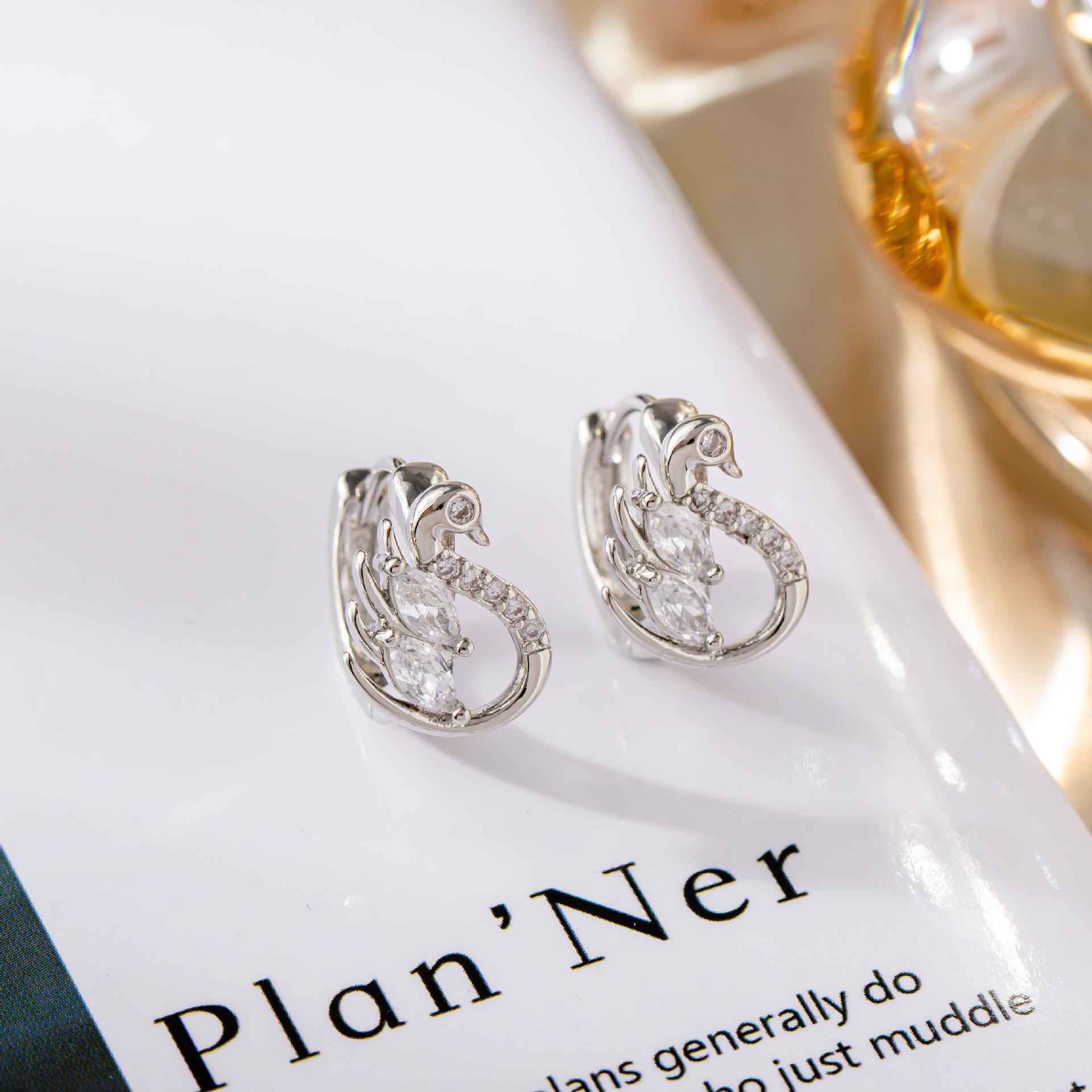 Chic Swan Rhinestone Stud Earrings: Cute and Fresh Korean Japanese Style for Women