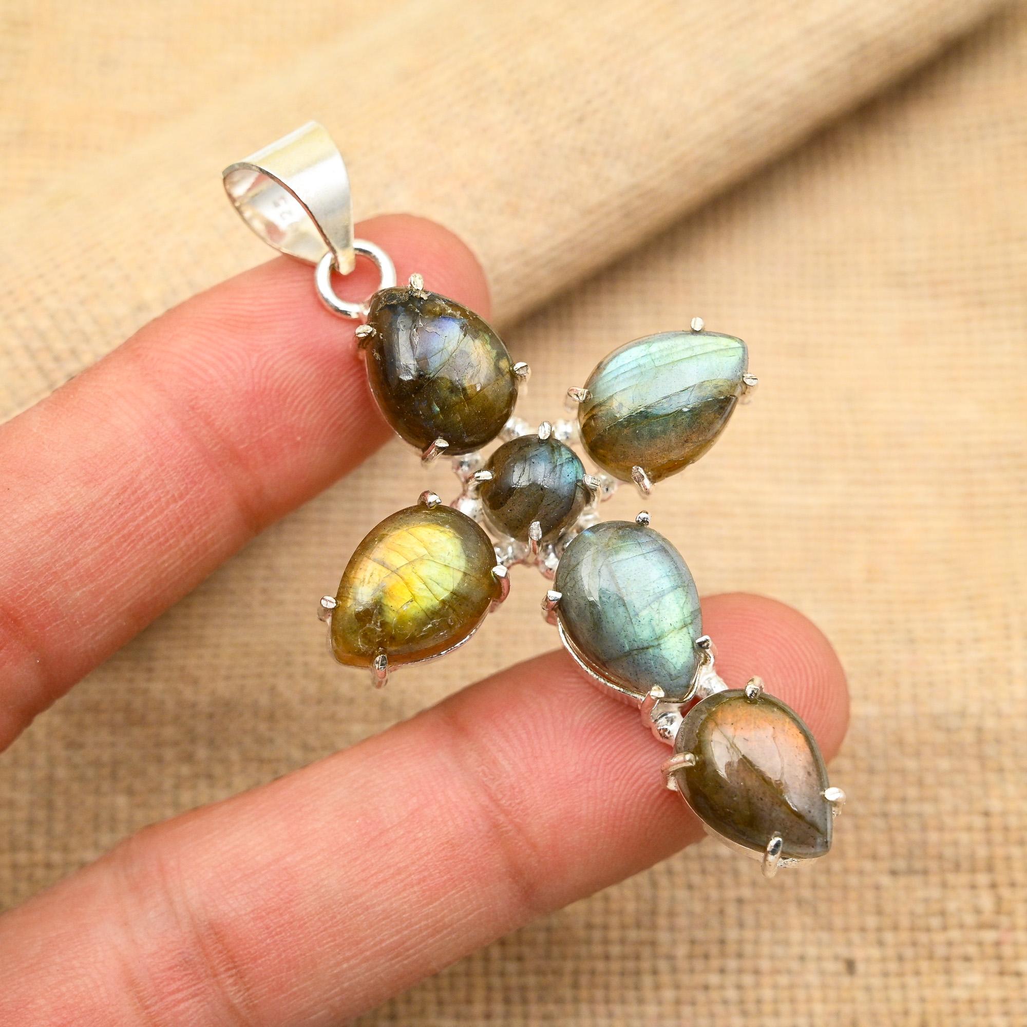 

Wonderful Labradorite Gemstone Handmade 925 Sterling Silver Jewelry Pendant