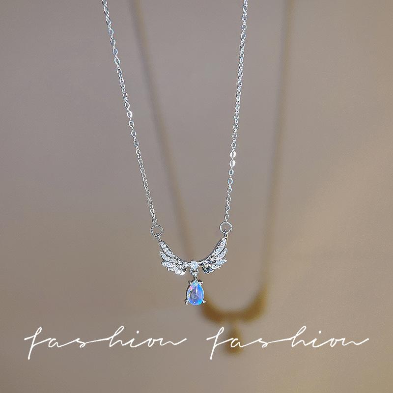 Butterfly zircon titanium steel necklace versatile niche light luxury collarbone chain with jewelry wholesale