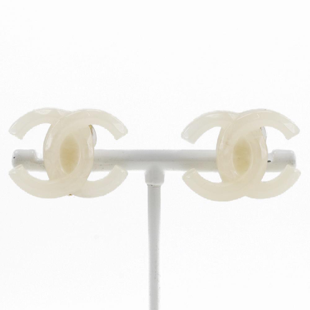 

CHANEL COCO Mark Earring White plastic 5.7g Women Used