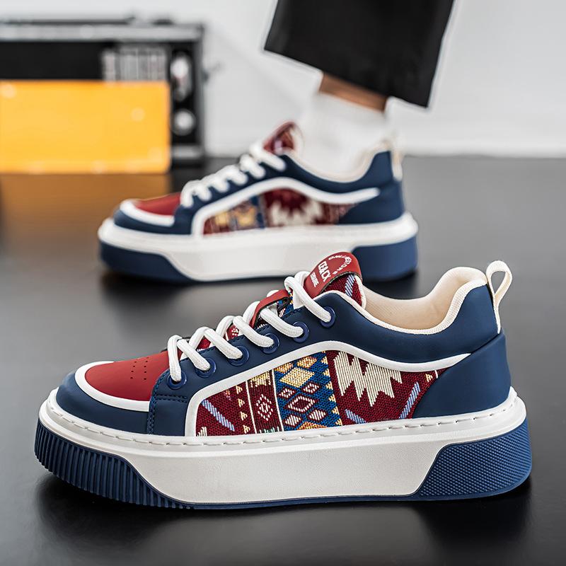 Frühlings-Herrenschuhe neue kleine weiße Board-Schuhe Herren unsichtbare innere Höhenerhöhung vielseitige Herren-Freizeit-Plateauschuhe