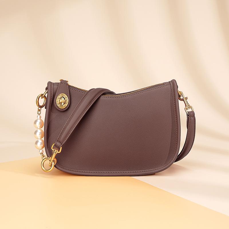 

Сумка подмышку из натуральной кожи, нишевая, женский тренд, универсальная, из коровьей кожи, на плечо, мессенджер кофейный