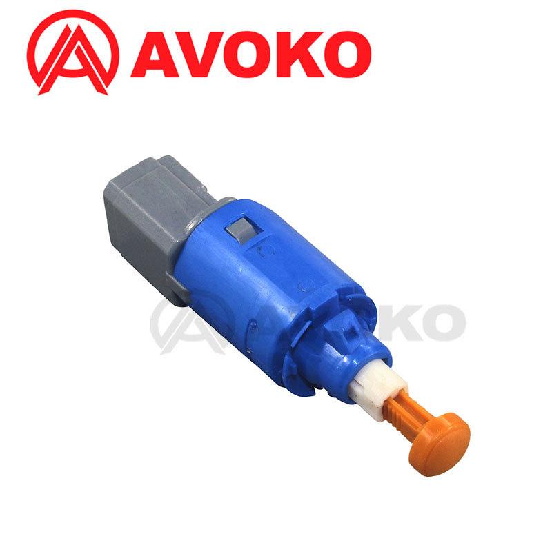 Stop Light Switch For RENAULT Clio DACIA Duster OPEL Movano NISSAN NV400  8200168239 93197677 25320-00Q0B