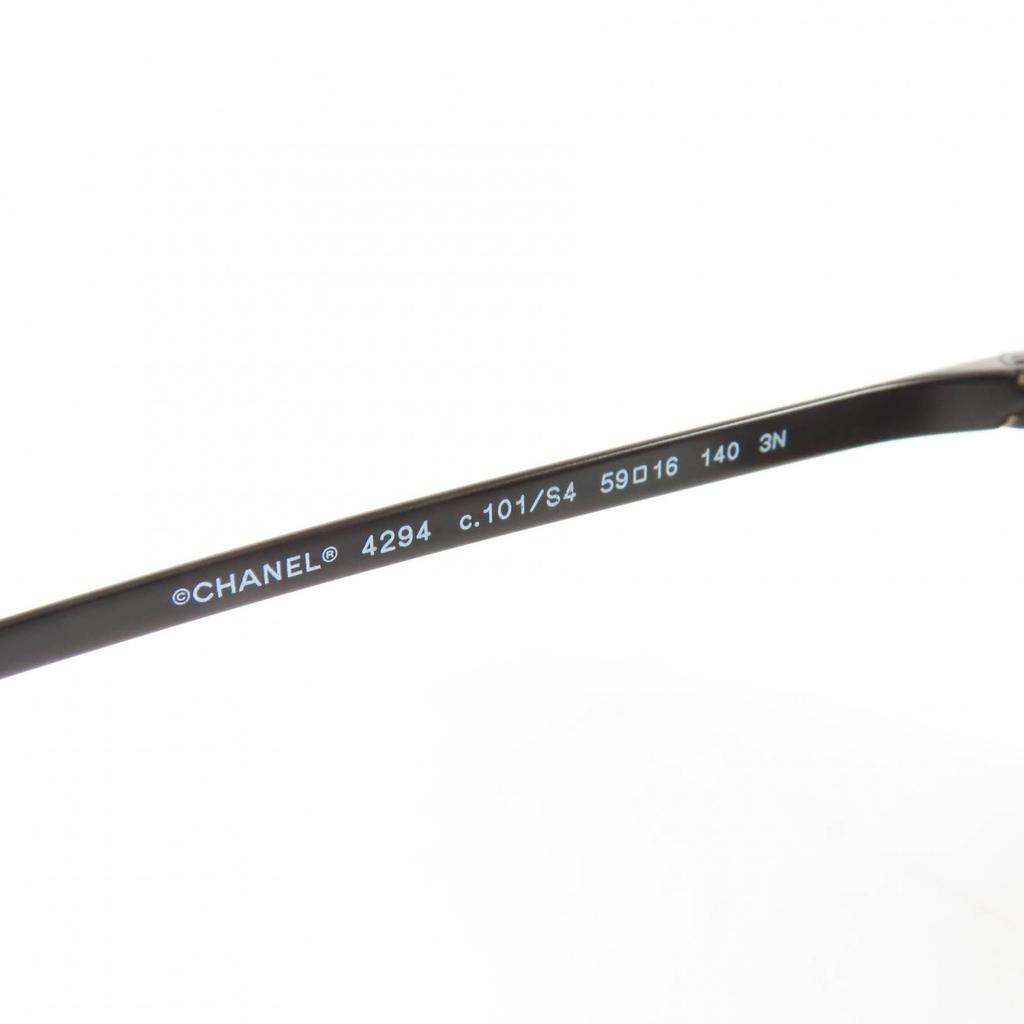 Pristine CHANEL Pilot Sunglasses Logo Matelassé Double Bridge black Women 4294 Used