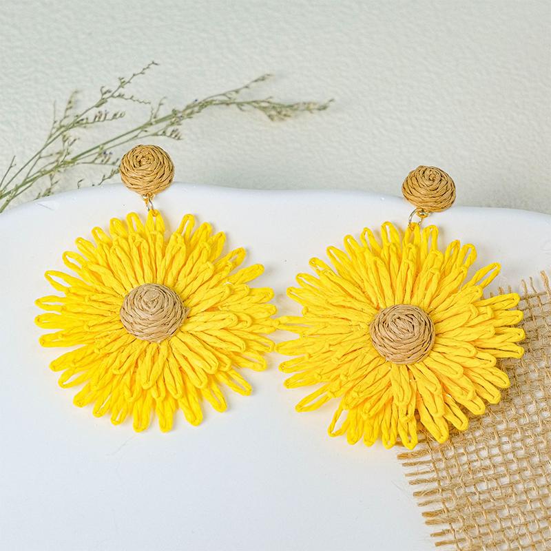 

Богемные серьги-цветы из рафии ручной работы в курортном стиле, европейский и американский дизайн, контрастные серьги-цветы