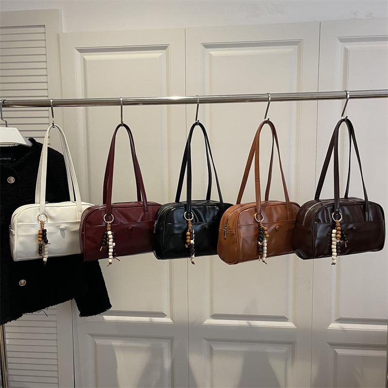 A Retro, Large-capacity, Casual, Daily Underarm Bag for Women with A Single Shoulder for Commuting