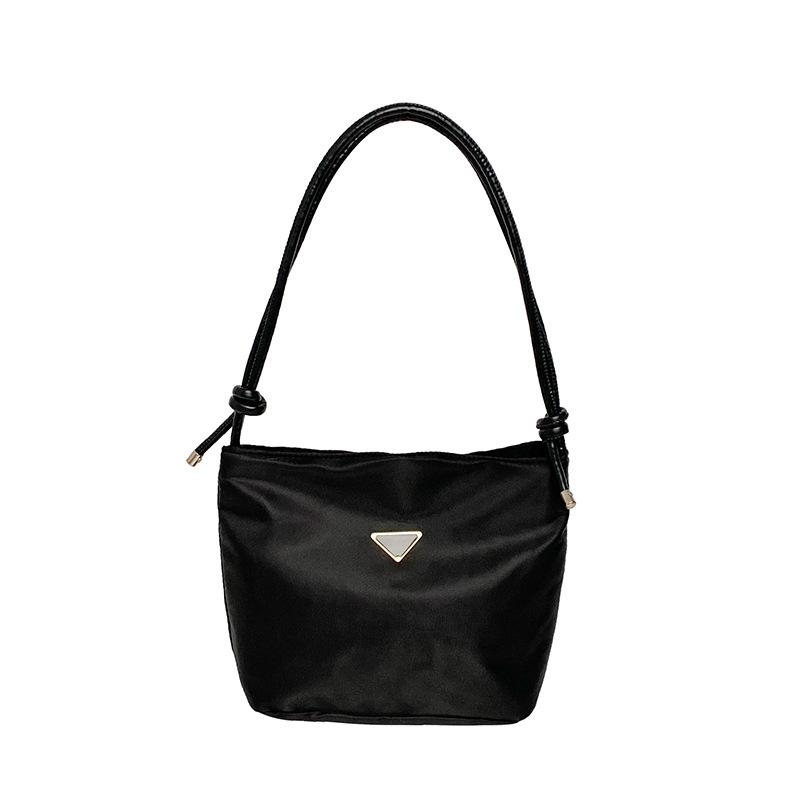 New Korean Style Fashionable Niche Shoulder Bag Handheld Trendy Casual Bucket Bag for Women Commuting To Work Crossbody Bag