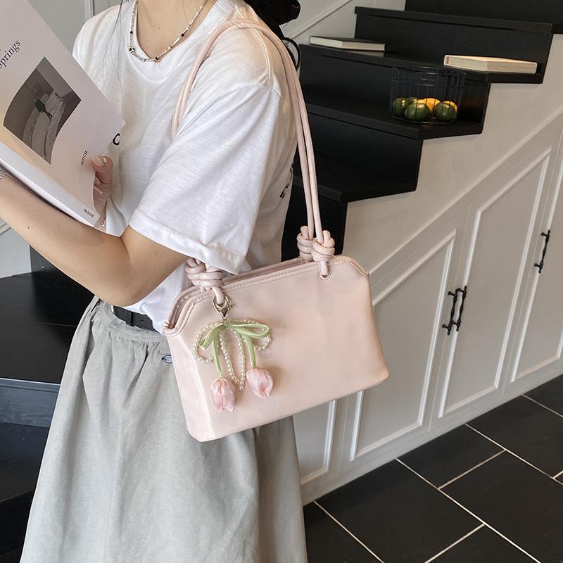 Silver Underarm Bag, A Delicate and Versatile Single-shoulder Bag for Women In Summer, A Fashionable and Super Popular Handbag