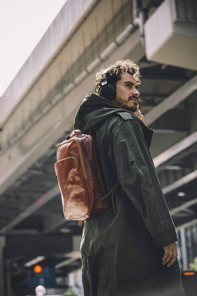 [ostinato] Navy Backpack