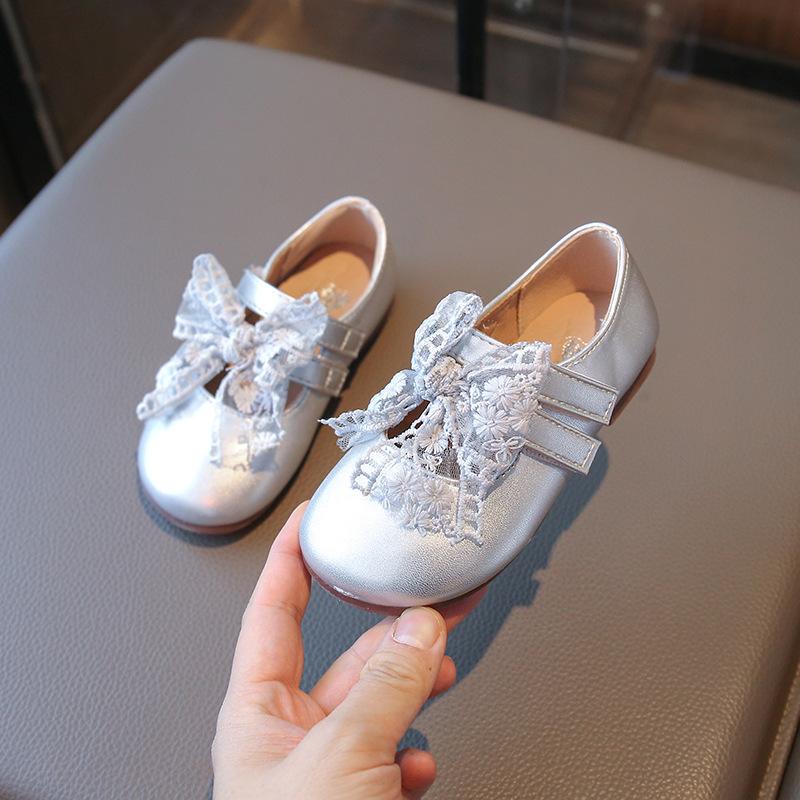 

Spring Girl Shoes Sweet Fashion New Kid Shoes Simple Exquisite Lightweight Princess Shoe Soft Sole Comfort Non Slip Leather Shoe 23insole14.2cm серебряный