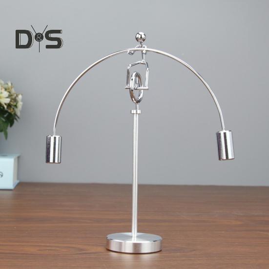 Einrad Mann Balance Dekoration Physik Balance Spielzeug Metall Balancing Rotating Little Man Home Office Desktop Ornament Geburtstagsgeschenk