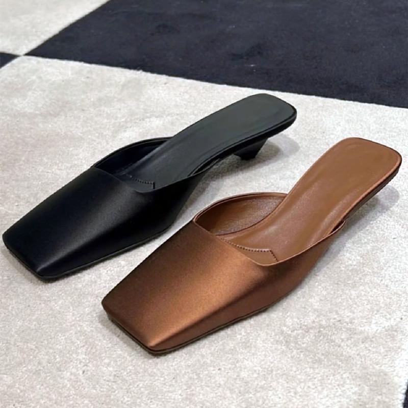 Fashion Elegant Satin Strange Style Low Heel Slide Sandals Women Comfortable Sexy Square Toe Slippers Summer Casual Designer Flip Flops