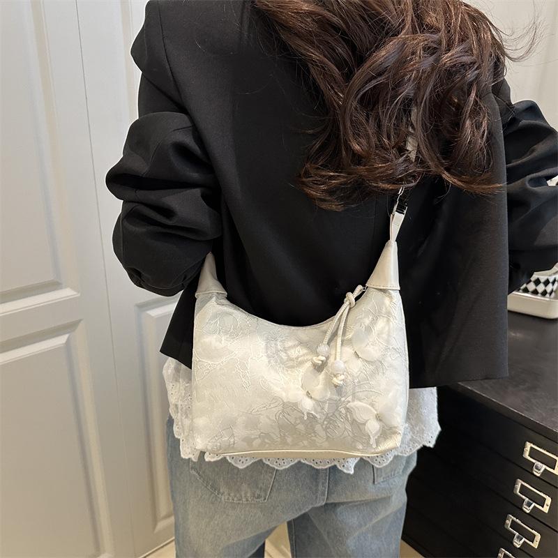 Super fire niche new Chinese bag women 2025 new summer national style embroidery small bag versatile messenger dumpling bag