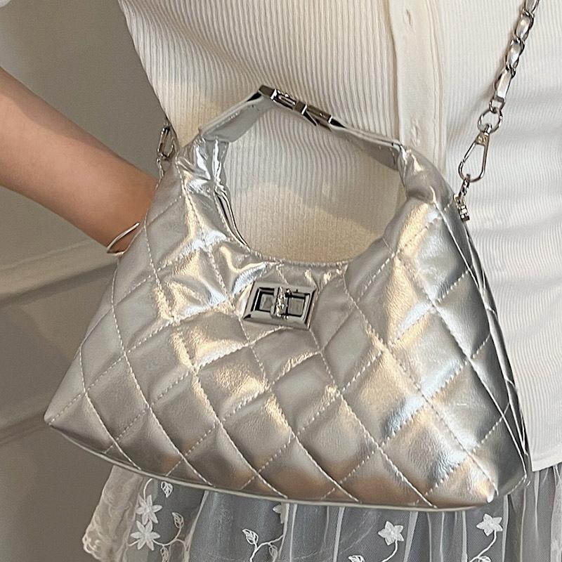 Korean Version Niche Texture Handbag Women's Bag 2025 New Fashion Diamond Chain Bag Simple Underarm Bag