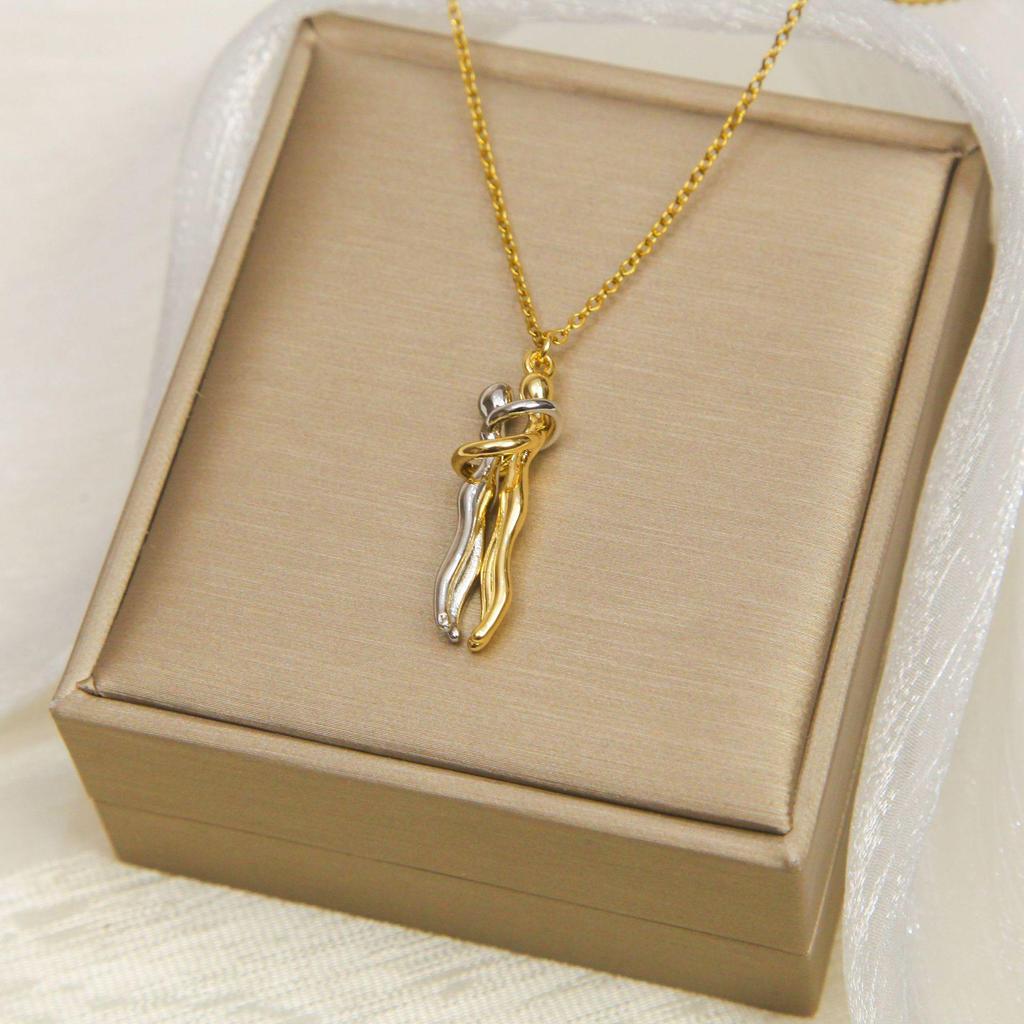 Stylish Non-Fading Hug Necklace for Couples - Romantic Gift for Men and Women