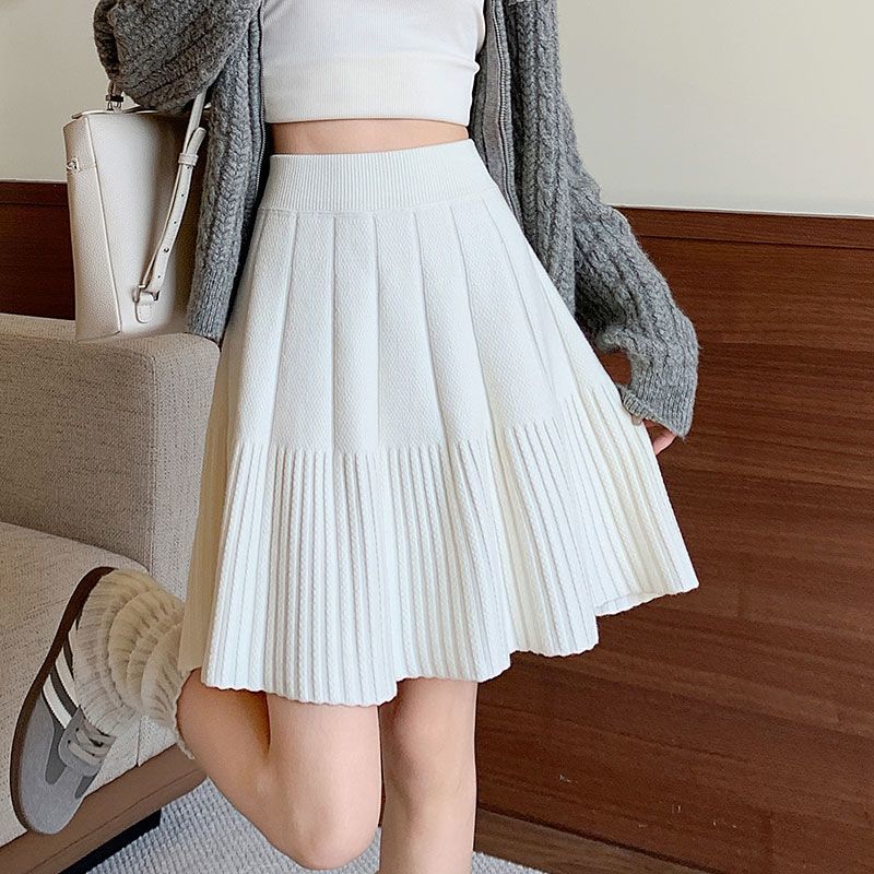 Women's Knit Mini Skirt Spring and Autumn High-waist Pleated Skater Skirt Knit Short Skirt