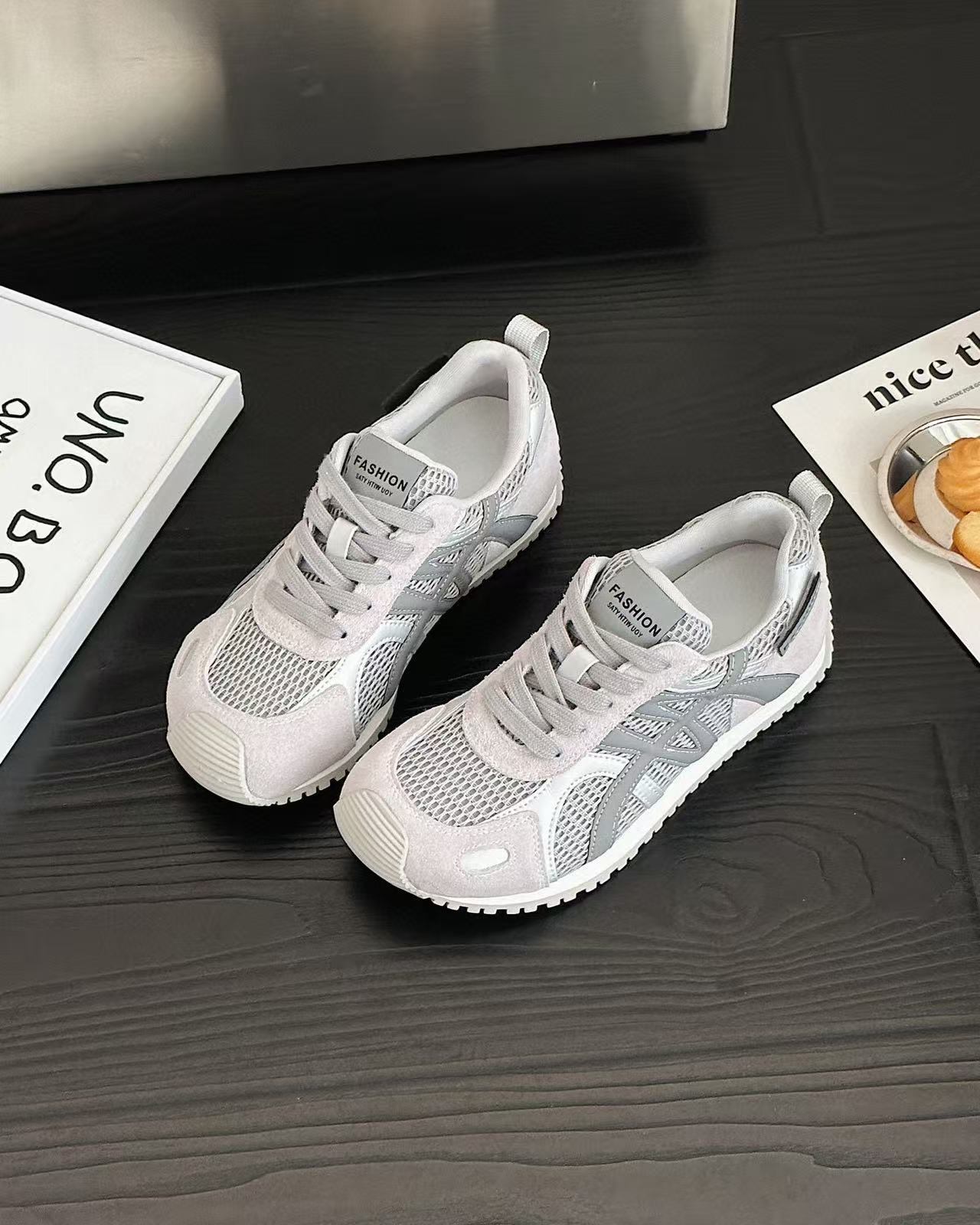 

Trendy new matte women s autumn sports and leisure shoes mesh surface breathable flat bottom comfortable 40