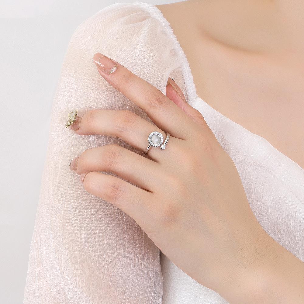 Rotatable Cat's Eye Stone Ring: Women's Niche Design with Light Luxury and Celebrity Style