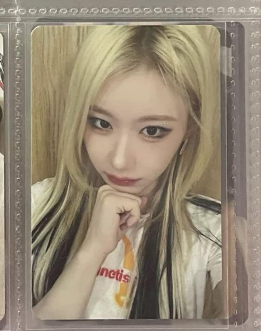 

[USED] ITZY Shanghai Offline Winner Exclusive Trading Card Chaeryeong China China