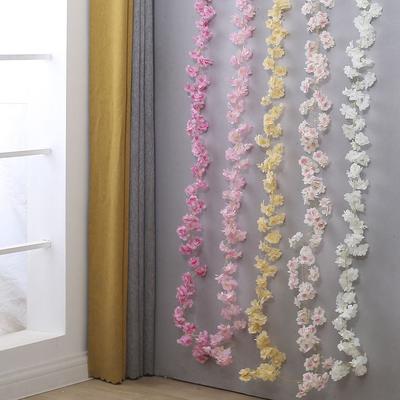 Mehrfarbige künstliche Kirschblüten-Girlande Seidenblütenblatt-Ornament Simulationsblume Rattan Foto-Requisiten zum Aufhängen DIY-Zubehör
