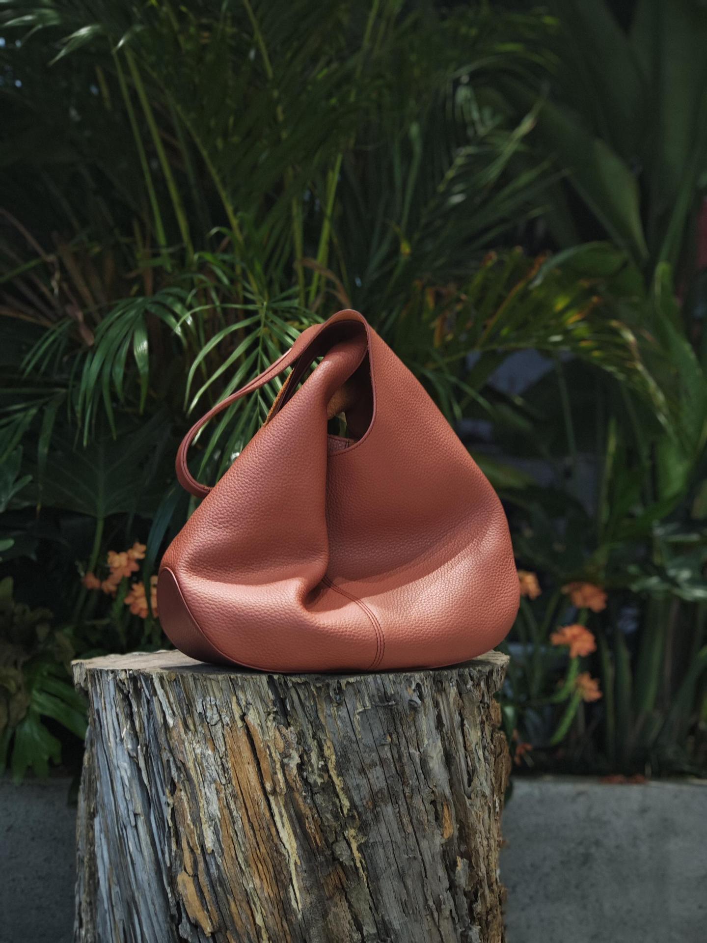 

Premium Genuine Leather Women s Large-Capacity Fashion Shoulder Tote Bag