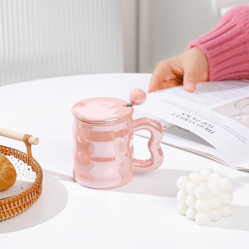 

Jin Zhixing Pearl Curved Ceramic Mug with Lid & Spoon