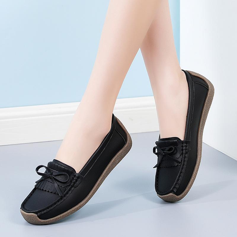 Spring and Summer 2026 New Flat Shoes Versatile Soft-soled Mother Shoes Women's Casual Lazy Shoes Large Size Women's Shoes