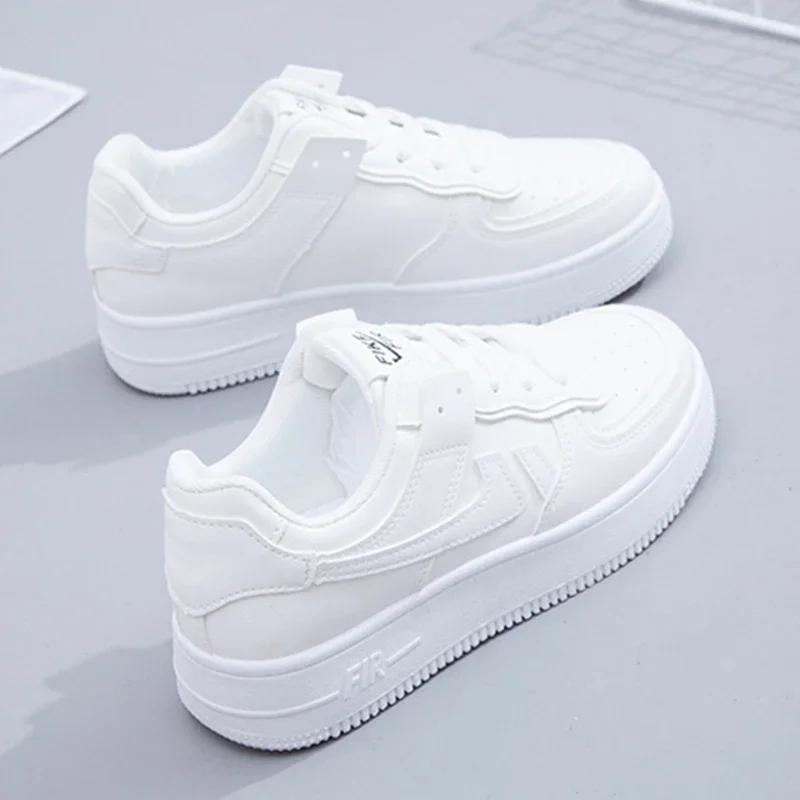 Moda Primavera Otoño Nuevo Casual Cómodo Punta Redonda Suela Gruesa Transpirables Zapatillas Deportivas con Letras Aleatorias en la Parte Superior