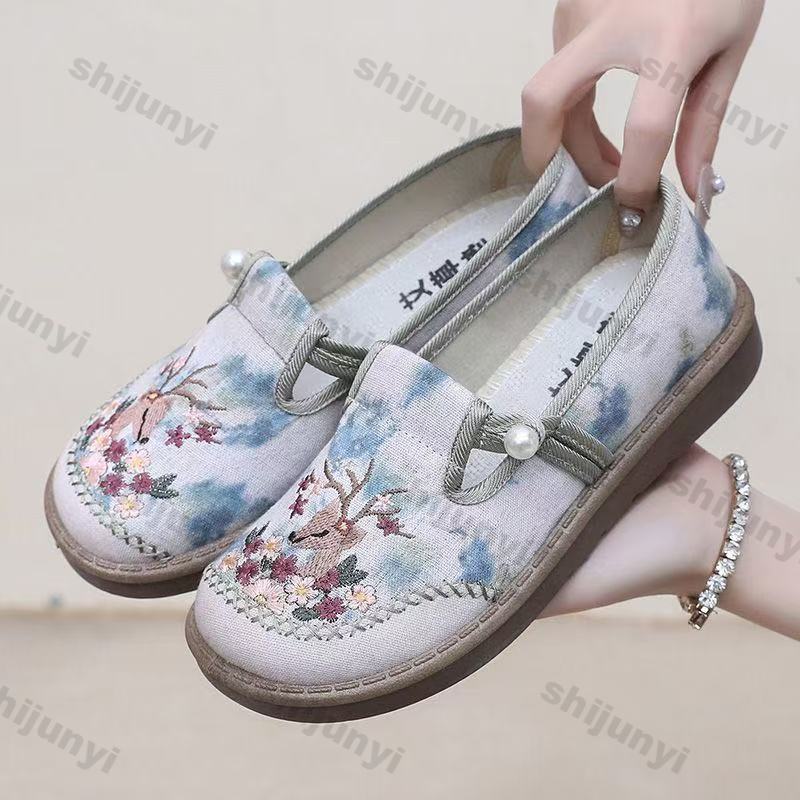 Fashion Women's Flats 2025 Spring Breathable Lightweight Comfortable Embroidery Casual Shoes Fashion Vintage Slip On Vulcanized Shoes