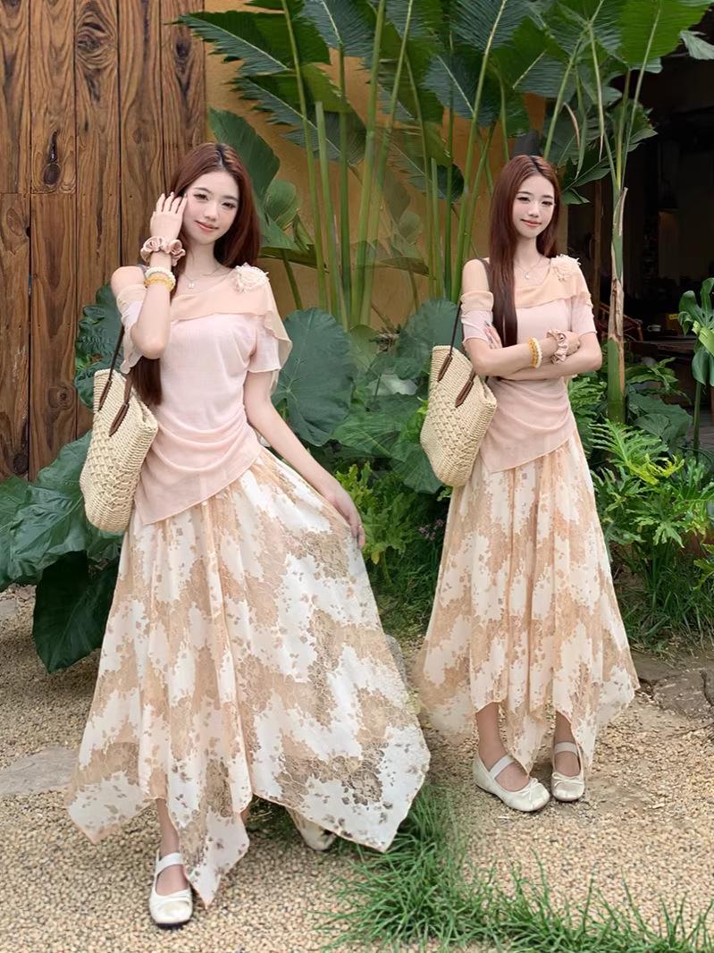 

2026 Plus Size Camellia Off-Shoulder Top & Lace Skirt Set L
