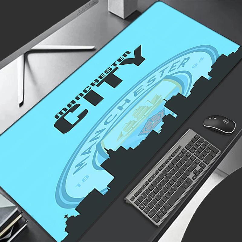 Manchester City Fußballclub Thema Premium Rutschfestes Mauspadd mit Genähten Kanten, Strapazierfähiges Gummi-Material, für Schreibtisch & Gaming Tolle Geschenke