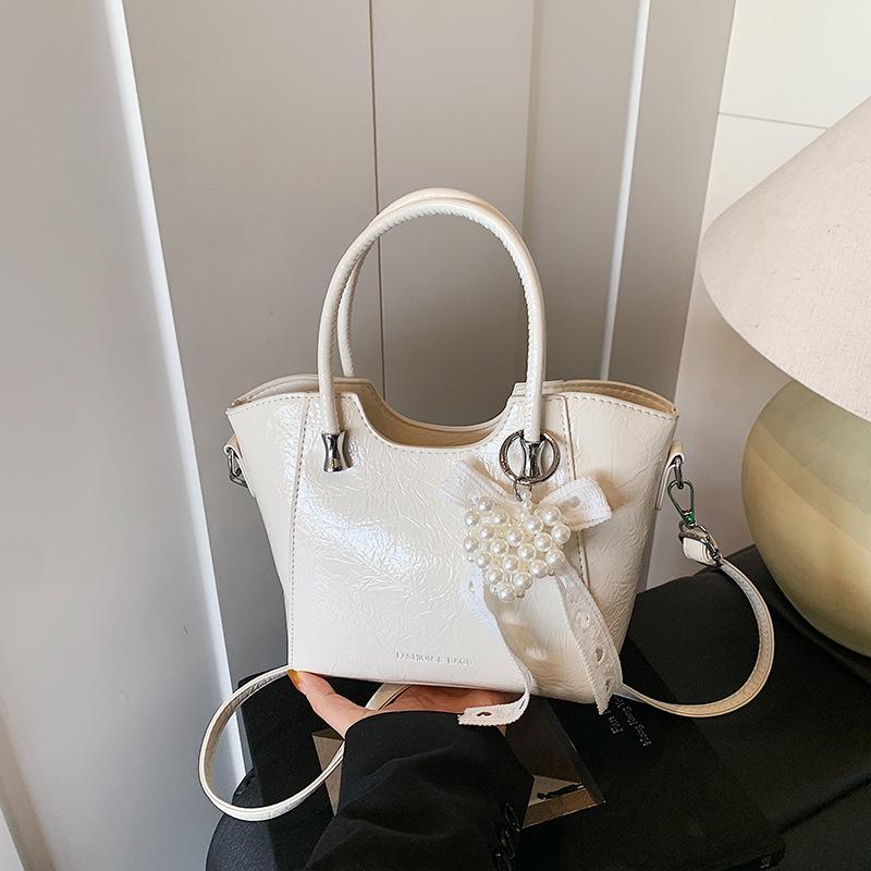 Today's Popular Portable Bucket Bag Women's New Fashion High-end Shoulder Bag Commuter Messenger Bag