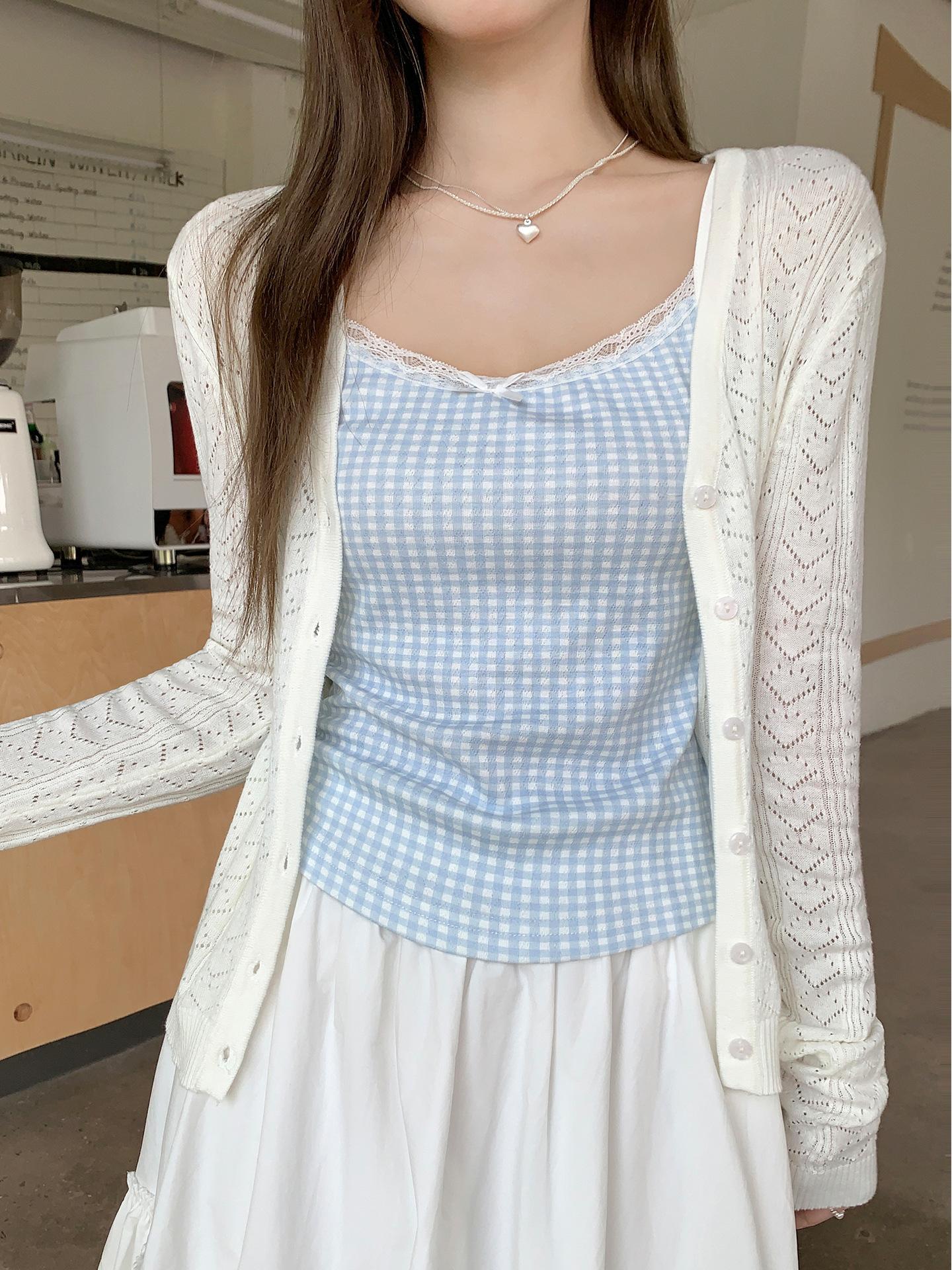 

Thin V-neck hollow button long-sleeved knitted cardigan Korean jacket early autumn loose short top women One size fits all белый