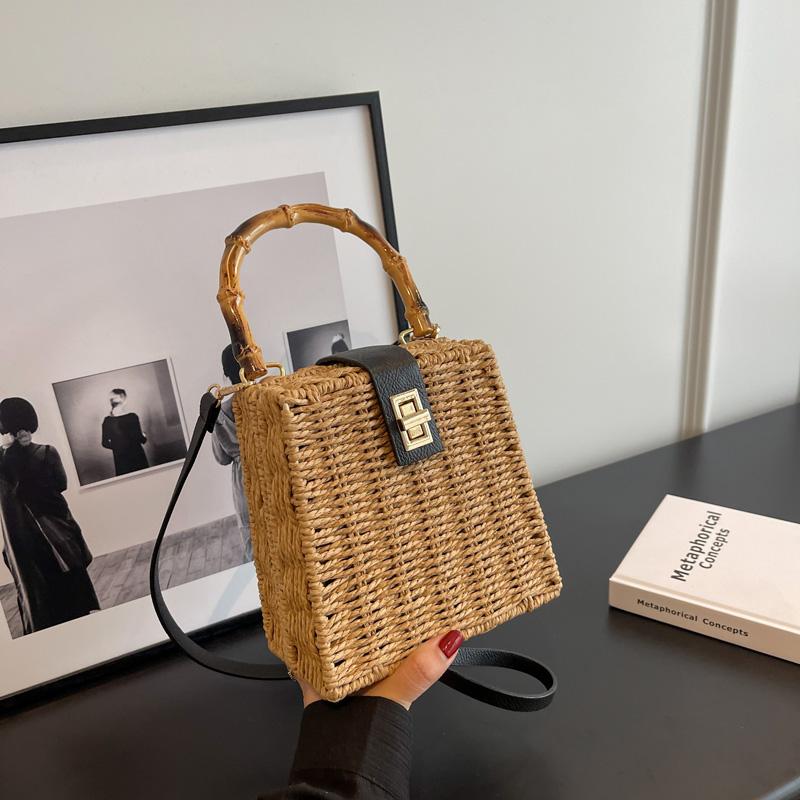 Summer New Straw Handbag Women Handmade Woven Crossbody Bag Seaside Beach Shoulder Bag Bohemian Lady Small Phone Bag and Wallet