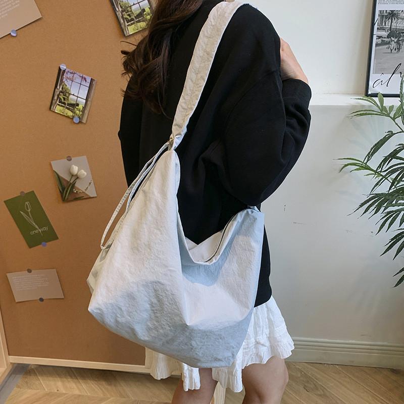 Fashionable Street Style Pu Tote Bag With Spacious Capacity Soft Mid-hardness