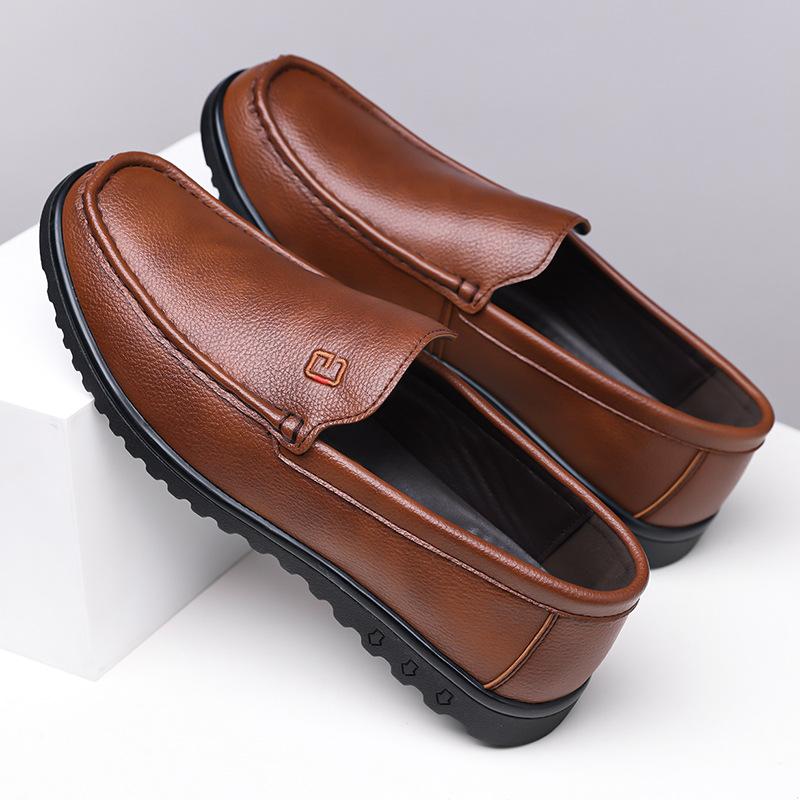 Fashion 2025 Spring Autumn Soft Leather Shoes for Men Fashion Casual Solid Color Light Loafers Male British Style New Designer Shies Man