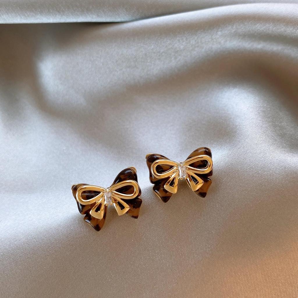 Korean Style Silver Diamond Bow Earrings: Elegant, Versatile, High-End Studs for Women