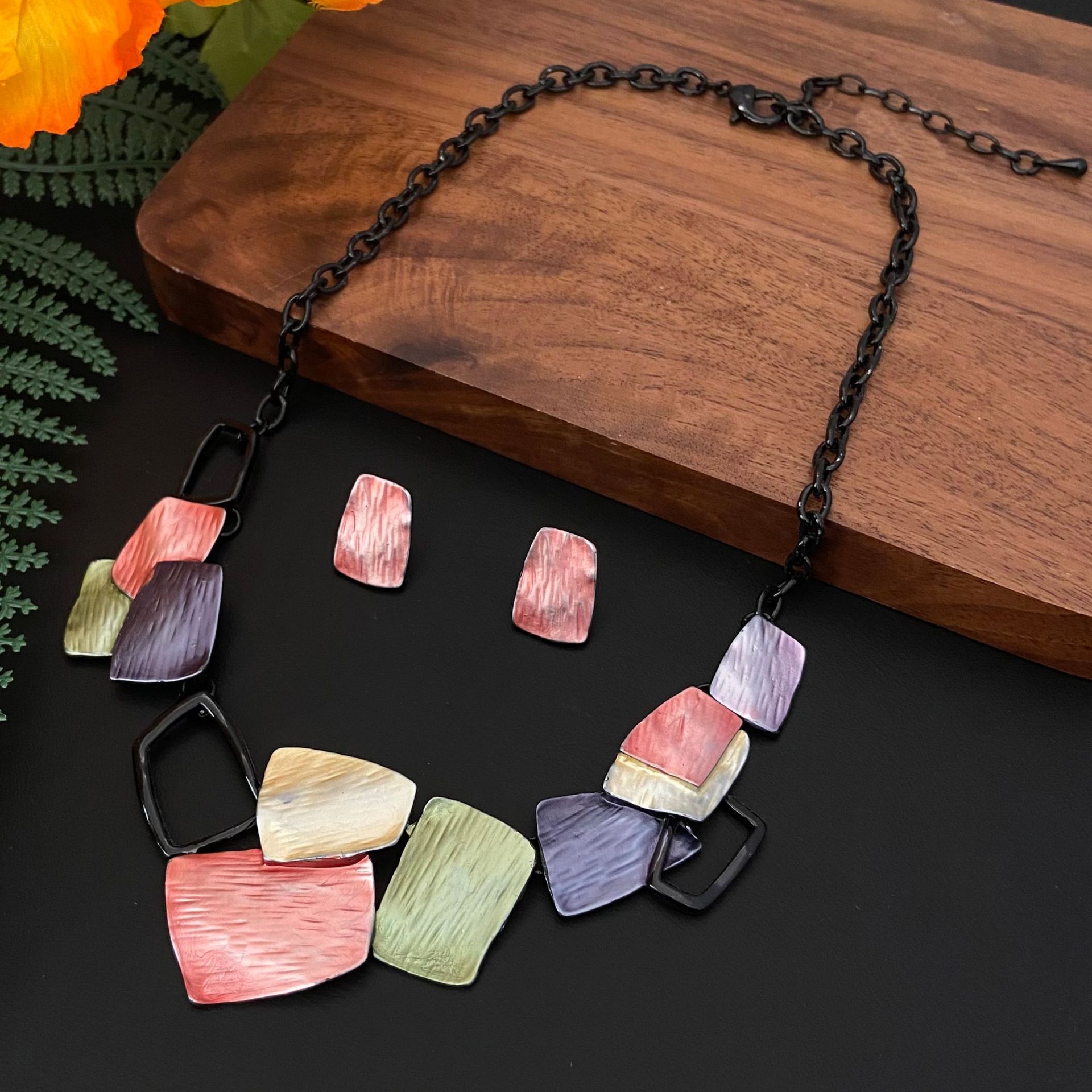 

Цветная живопись маслом Необычный геометрический набор ожерелья и серег Необычный геометрический женский набор ожерелья и серег