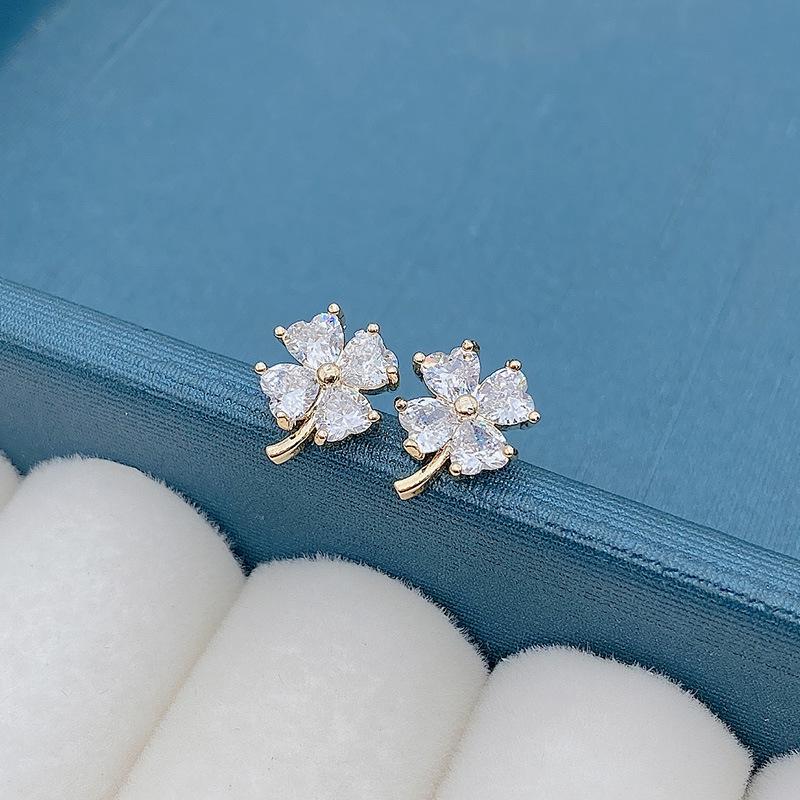 Korean-Style Four-Leaf Clover Stud Earrings - Sweet, Luxurious & Trendy Women's Accessories
